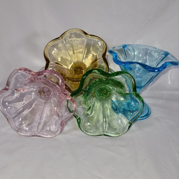 Set of 4 Vintage Coloured Glass Sundae Parfaits. - Picture 7 of 13